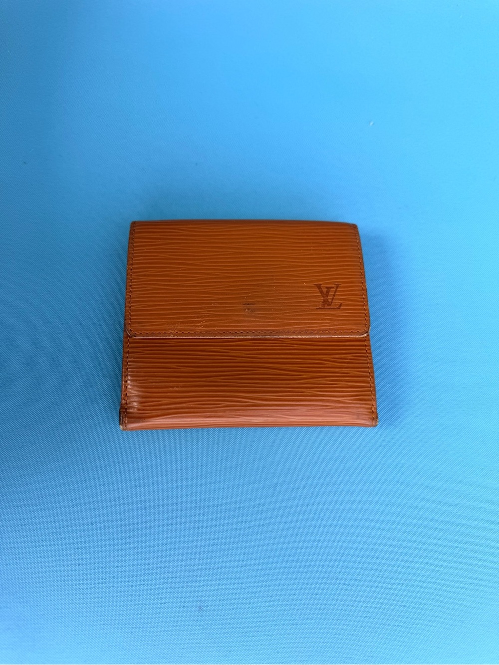 Louis Vuitton Epi wallet. AUTHENTIC